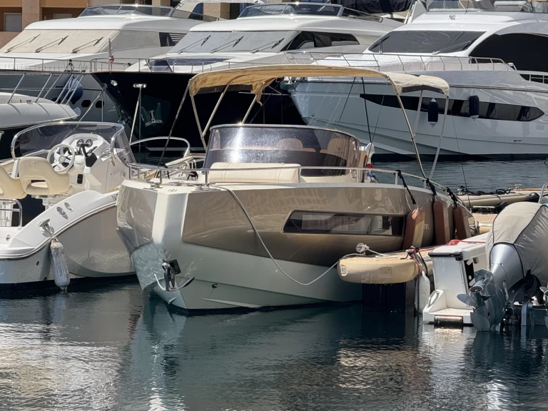 Invictus  Invictus 280 TT in Roquebrune-Cap-Martin on SamBoat