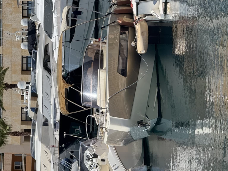 Rent a Invictus  Invictus 280 TT Roquebrune-Cap-Martin