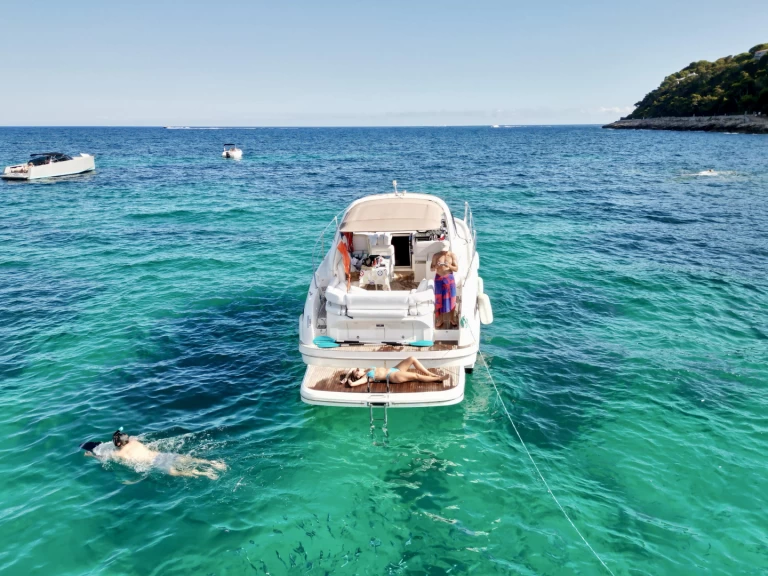 Rent a Bavaria Bavaria 400 Sport Saint-Jean-Cap-Ferrat