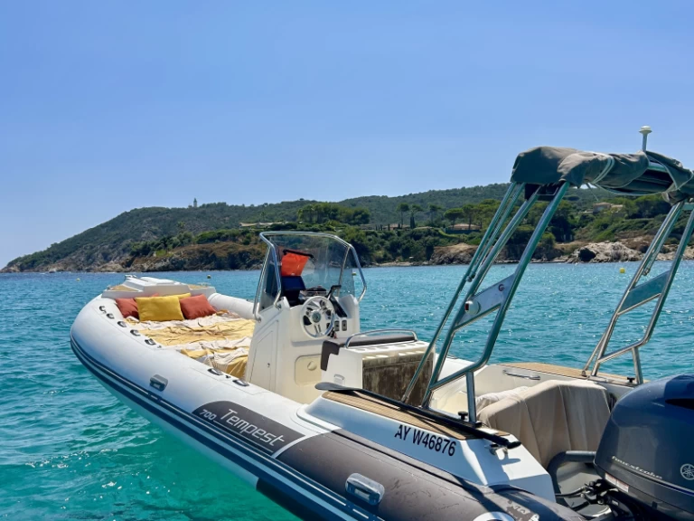 Boat rental Capelli Tempest 700 in Port Cogolin on Samboat