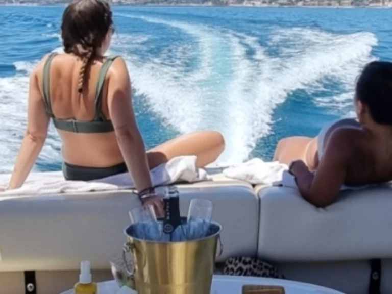 Yacht charter Lisbon cheap 210 SSI