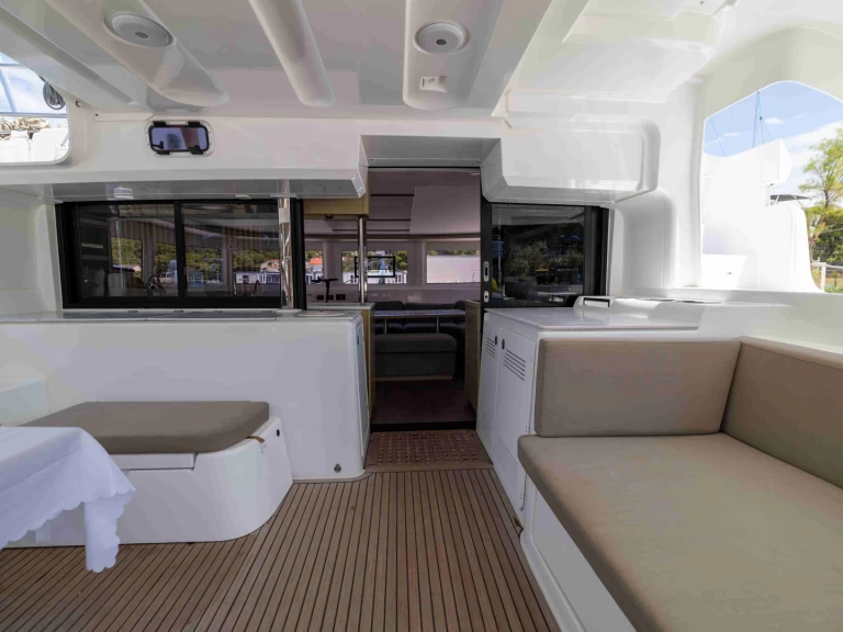 Rent a Lagoon Lagoon 46 Drage
