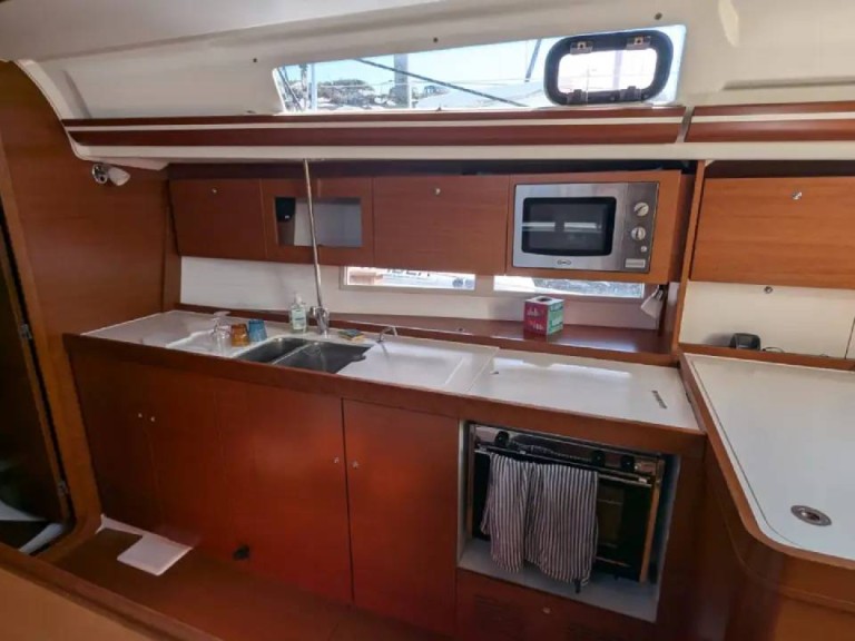 Bareboat Rental Sailboat Dufour with a boat licence