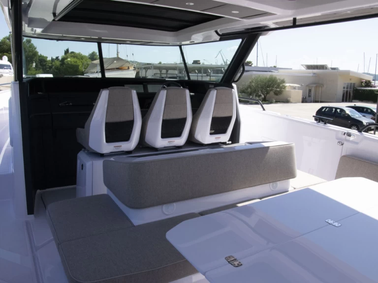 Rent a Axopar Axopar 45 Cross Top Seget Donji