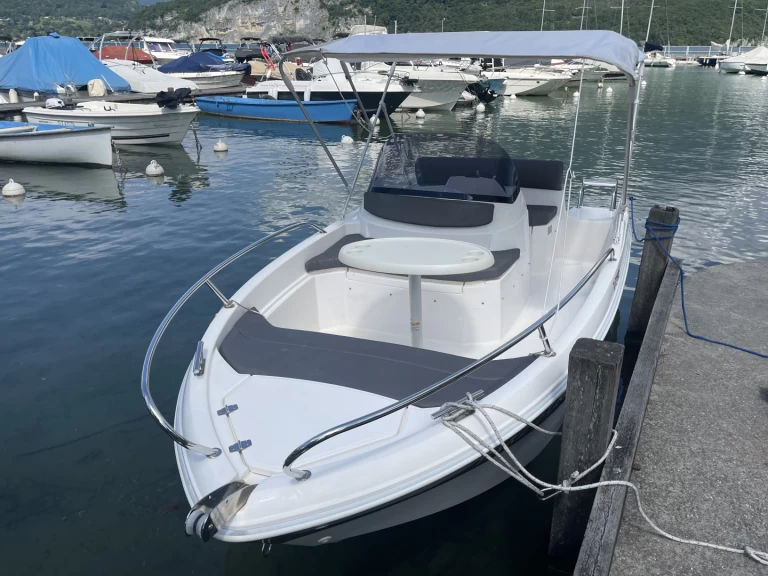 Rent a AM Yacht Titanium 460 Sevrier