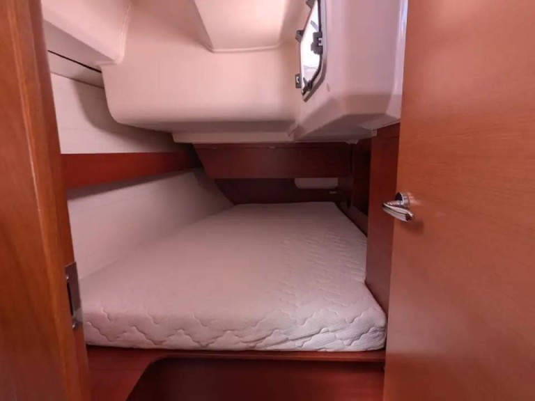 Bareboat Rental Sailboat Dufour with a boat licence