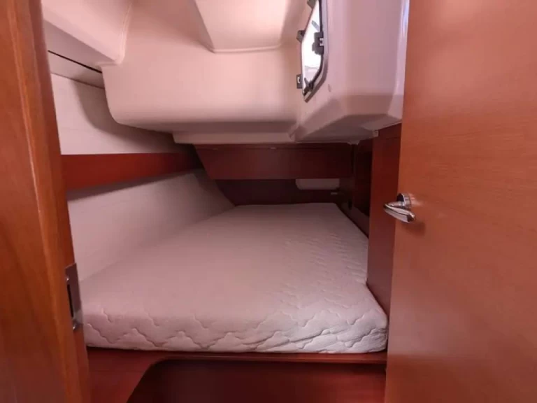 Bareboat Rental Sailboat Dufour with a boat licence