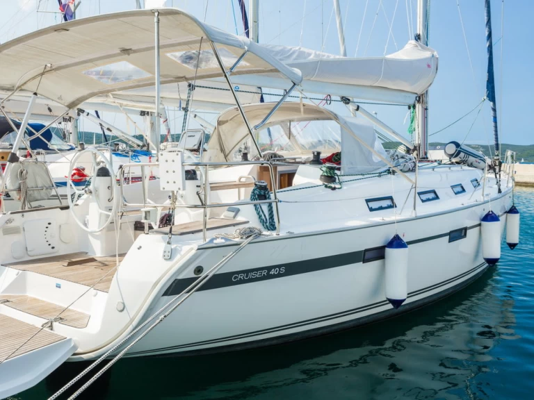 Bavaria 40s in Setúbal (Nossa Senhora da Anunciada) on SamBoat