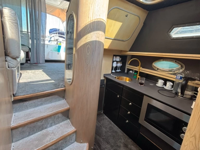 Bareboat Rental Motorboat Gin sea with a boat licence