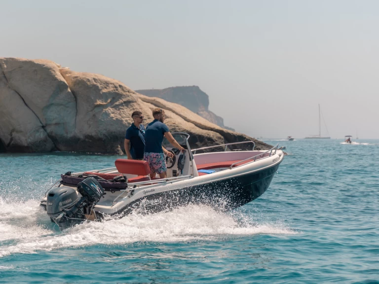 Motorboat for rent Agía Kiriakí at the best price