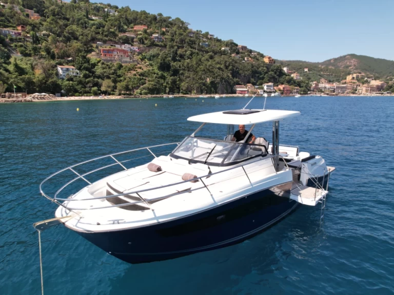 Motorboat rental with or without captain Jeanneau Port La Napoule