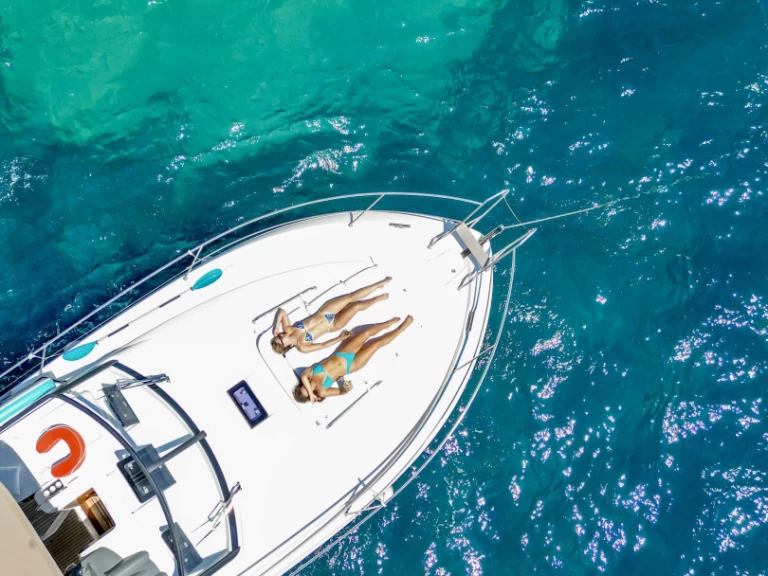 Boat rental Bavaria Bavaria 400 Sport in Beaulieu-sur-Mer on Samboat