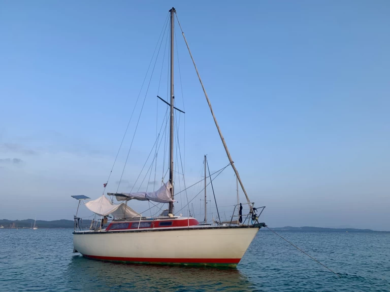 Dufour Dufour 2800 charter bareboat or captained in  Hyères