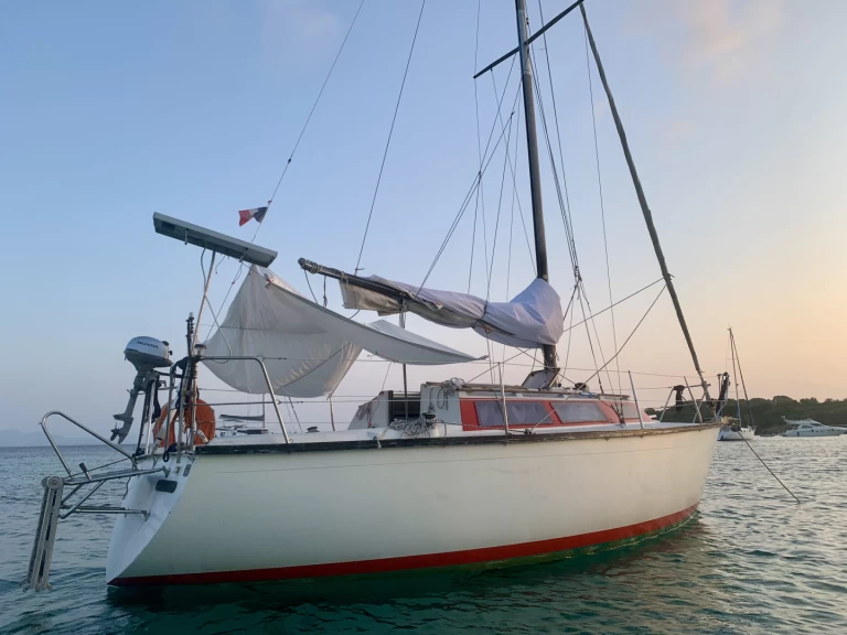 Rent a Dufour Dufour 2800 Hyères