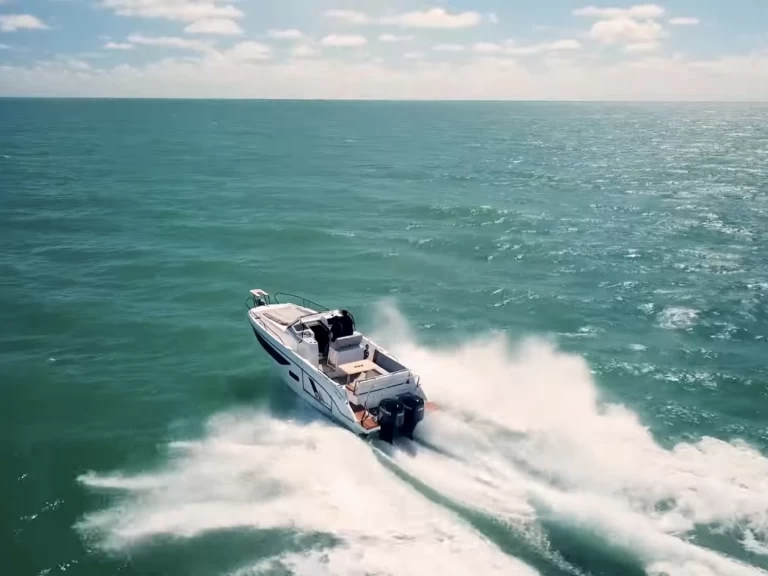 Boat rental Bénéteau FLYER 9 SUNdeck in Santa Eulària des Riu on Samboat