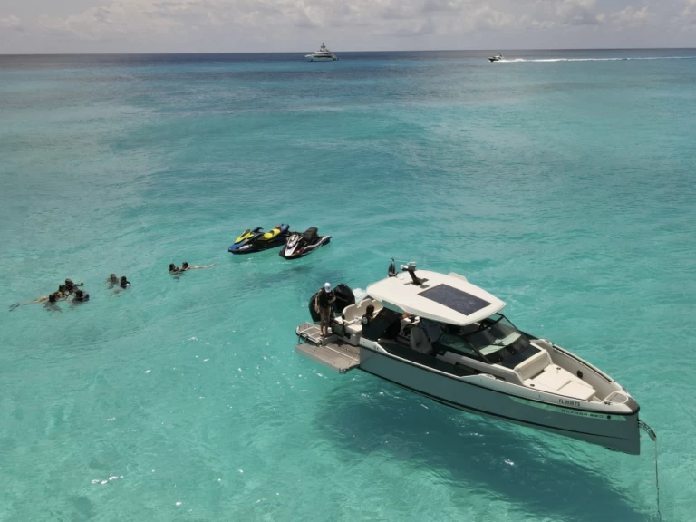 Boat rental Saxdor Saxdor 320 GTO in Miami on Samboat