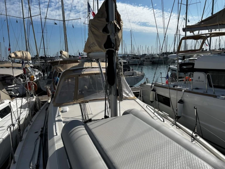 Sailboat rental in Gouvia - Bénéteau Oceanis 41.1