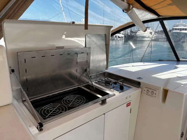 Boat rental Jeanneau Sun Loft 47 in Gouvia on Samboat