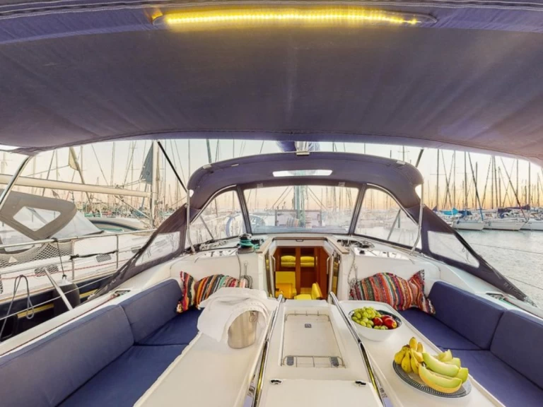 Rent a Jeanneau Jeanneau 469 Alimos