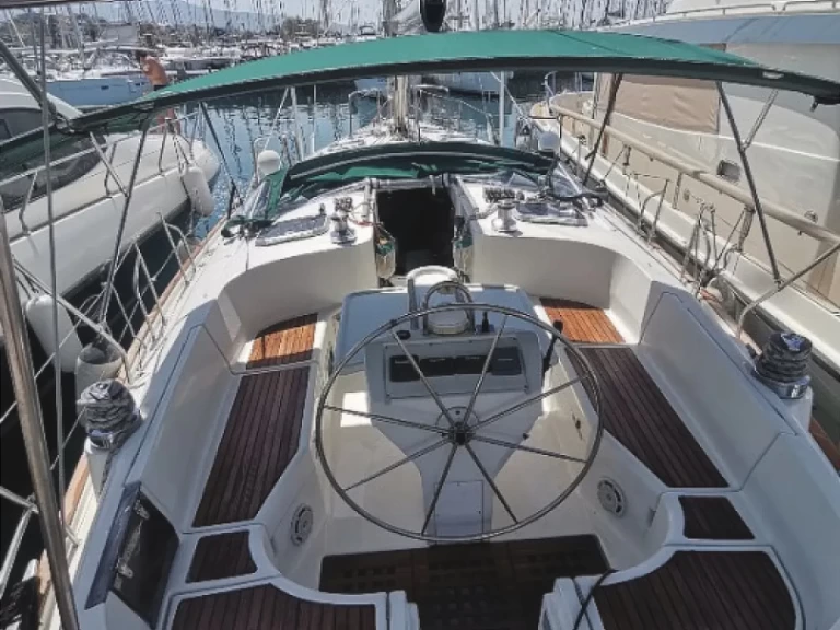 Bénéteau Oceanis 461 in Alimos on SamBoat