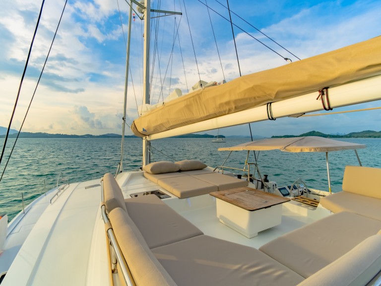 Bareboat Rental Catamaran Fountaine Pajot with a boat licence