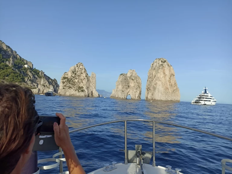 Yacht charter Sorrento cheap Sea Ray 300 Sundancer