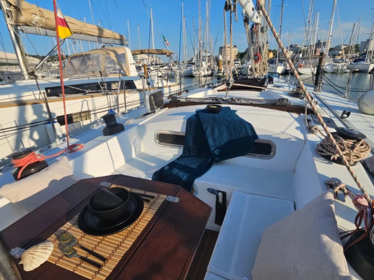 Sailboat for rent Cattolica at the best price