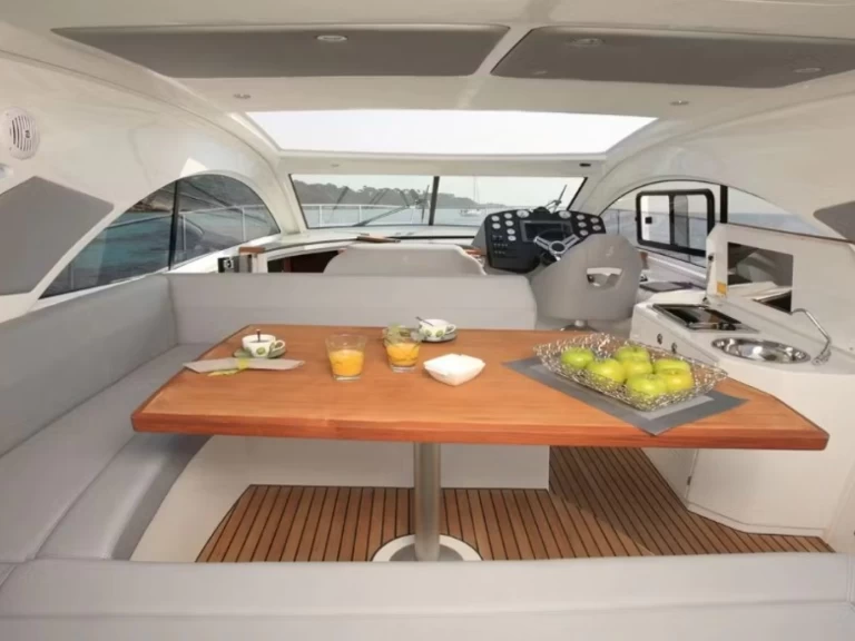 Motorboat rental in Monaco - MonteCarloYachts 42