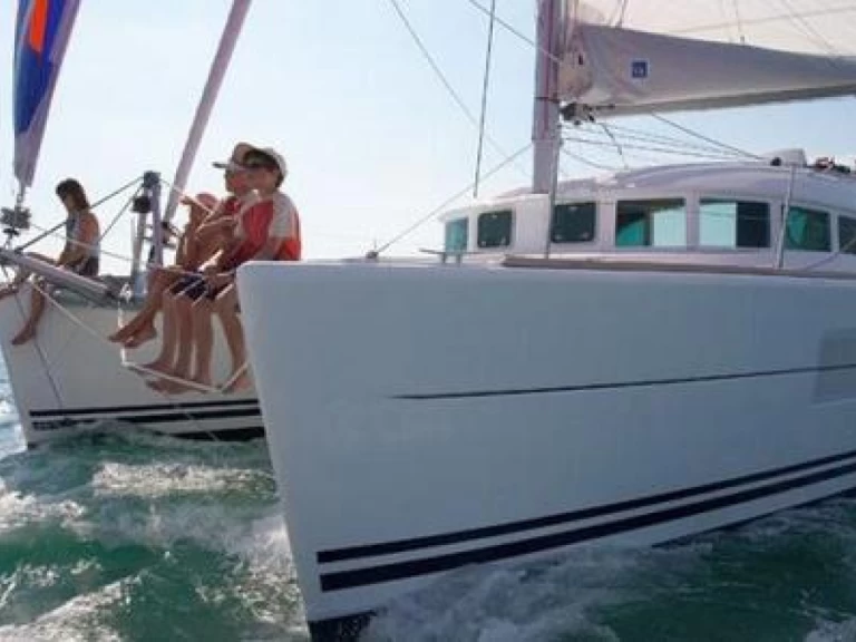 Yacht charter Sant Antoni de Portmany cheap Lagoon 400 S2