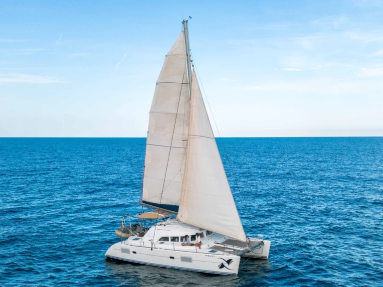 Rent a Lagoon Lagoon 380 S2 Barcelona