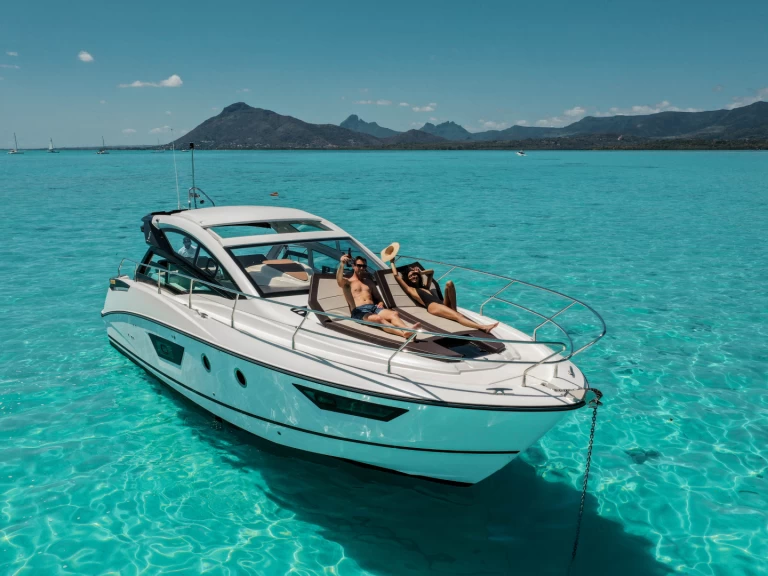 Yacht charter Tamarin cheap Gran Turismo 40