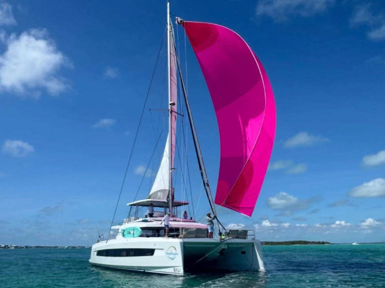 Luxury Yacht rental with or without captain Bali Nassau