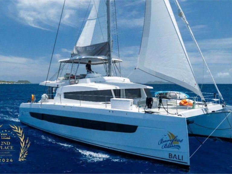 Bareboat Rental Luxury Yacht Bali with a boat licence