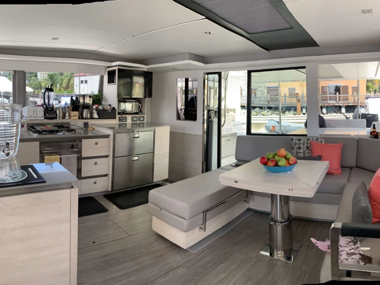 Leopard CHANGES IN LATITUDES charter bareboat or captained in  Virgin Gorda Island