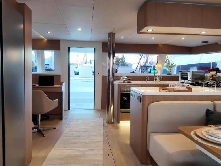 Rent a Bali SNAPDRAGON Nassau