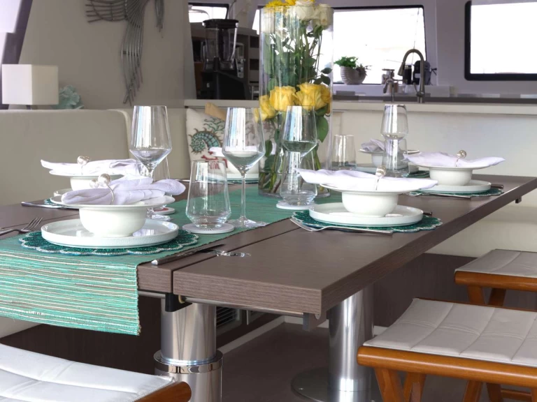 Luxury Yacht rental with or without captain Bali Nassau