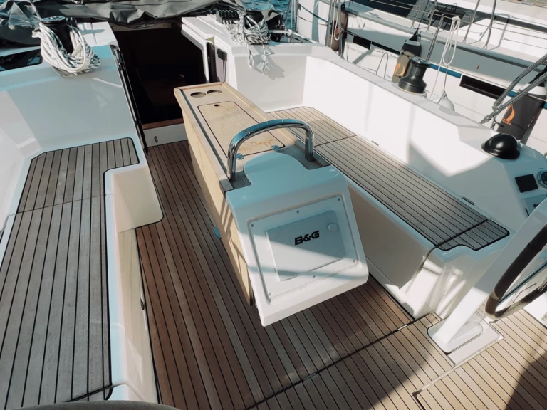 Sailboat rental in Fethiye - Bavaria Bavaria C38