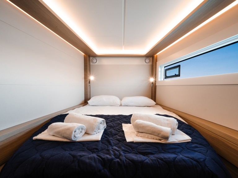 Lagoon Lagoon 46 in Alimos on SamBoat