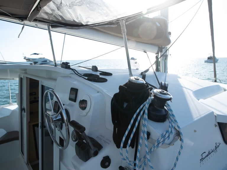 Yacht charter Baie du Tamarin cheap Mahe 36