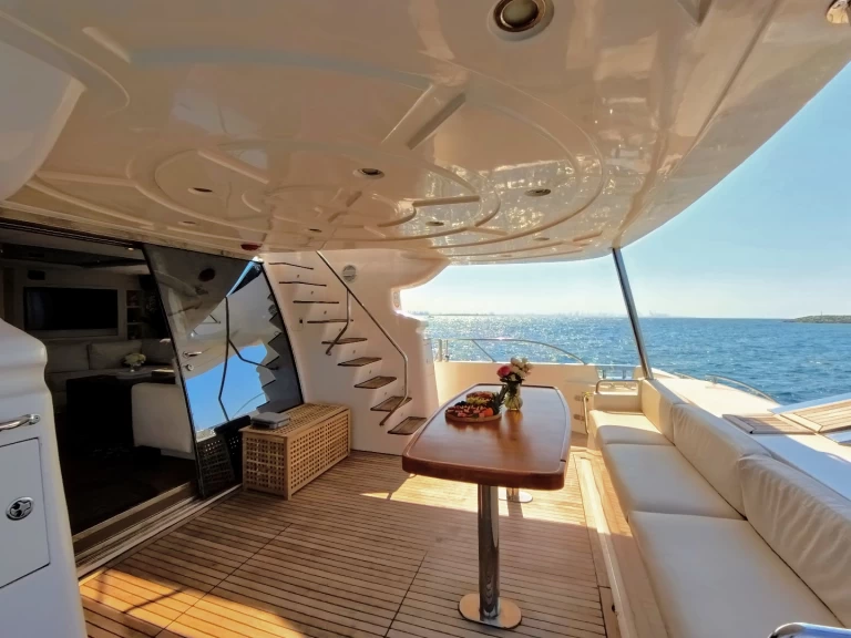 Luxury Yacht for rent Dubai Marina at the best price