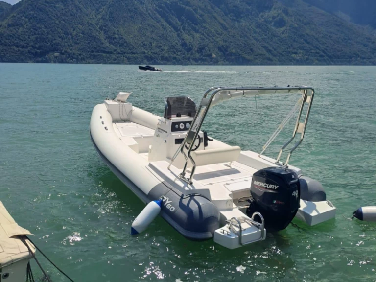 Rent a Panamera PY60 Como (City)