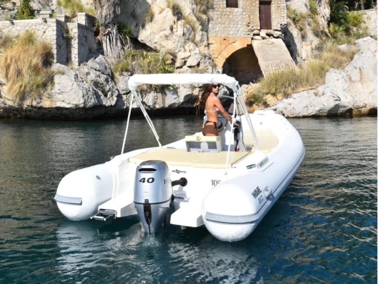 Boat rental Altamarea Wave 20 in Palermo on Samboat