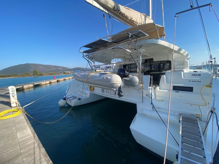 Catamaran rental in Lefkáda - Lagoon Lagoon 46