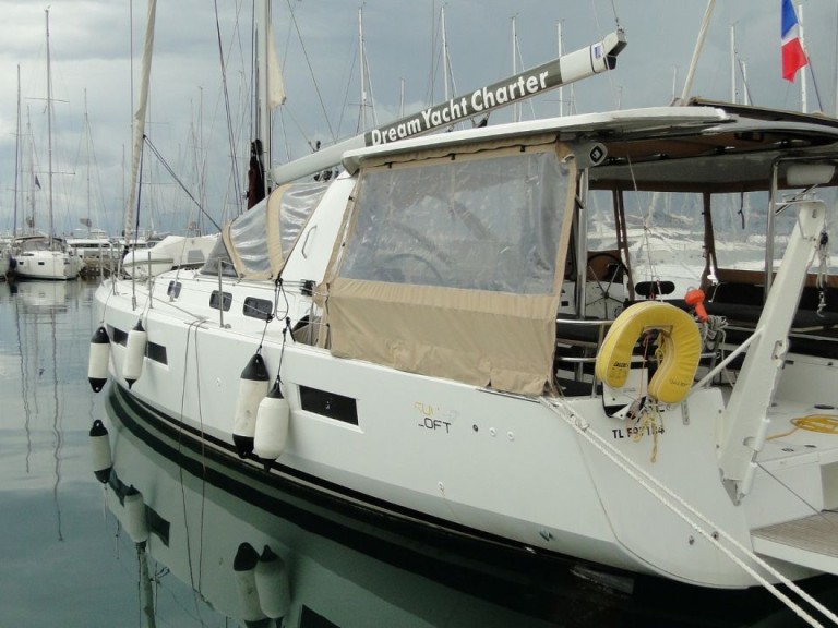 Sailboat rental with or without captain Jeanneau Alimos