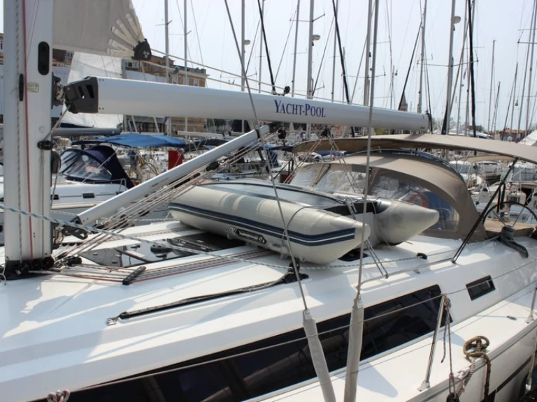 Sailboat rental in Biograd na Moru - Bavaria Cruiser 46