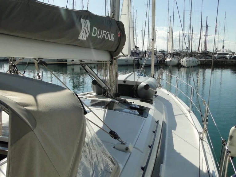 Rent a Dufour Dufour 470 Alimos