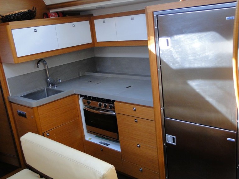 Yacht charter Alimos cheap Dufour 470