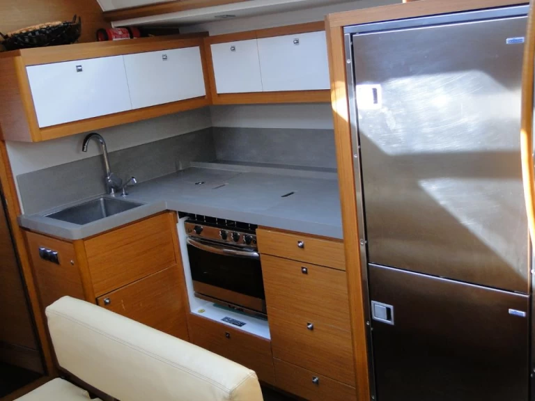 Yacht charter Alimos cheap Dufour 470