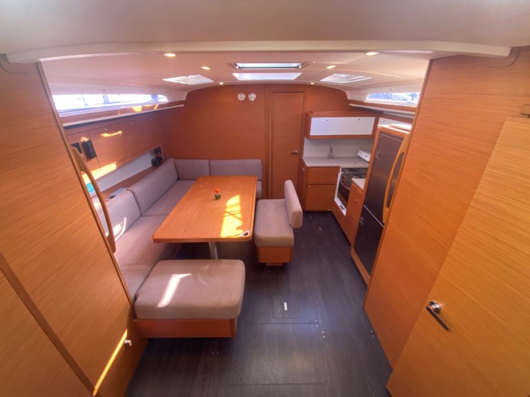 Dufour Dufour 470 in Lefkáda on SamBoat