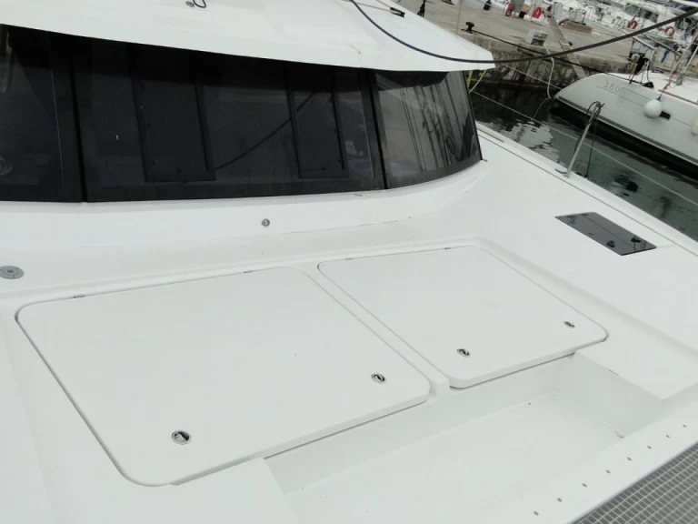 Catamaran rental in Alimos - Fountaine Pajot Astrea 42